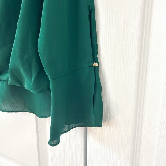 Vince Camuto Emerald Green Blouse Size Small Long Sleeve Draped Hem Top - Picture 2 of 4